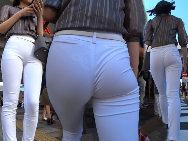【超高画質】白スーツパンツにレースTバックが透けちゃってる真面目そうな長身美尻のOLさん♪