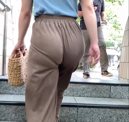 【2名・歩くとより一層のエロさ！！！】