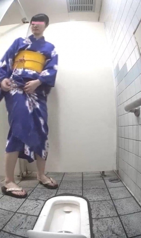 海のトイレを前から撮ってみたら１２沖縄の〇〇祭り浴衣編（かなり若め）