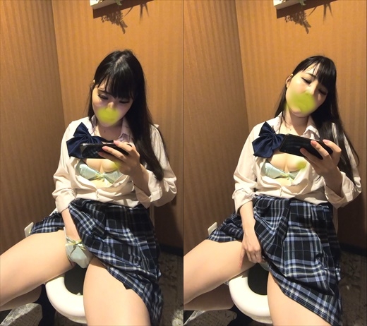 デパートのトイレでこっそりオナニーしちゃうJ〇㉚