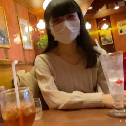 【パンチラ】【盗撮】久々の女子会にて、、。