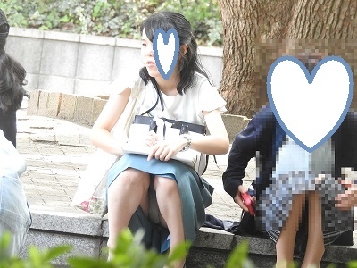 新作です！！（ＦＨＤ）会話に夢中になり、パンティーが見えている可愛い女のコを撮影しました！！番外編４９－３