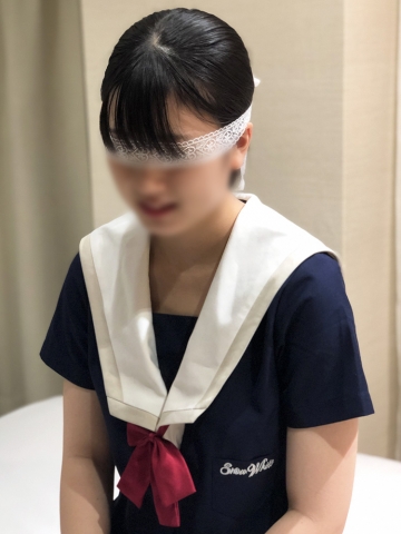 18才美形アナウンサータイプの杏花ちゃん続編！明るい部屋で大きめの色白おっぱいが揺れる！