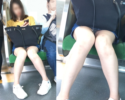 美麗デニミニJDが生白パンティ見せてくれて