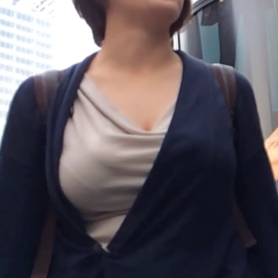 片乳出てる？的な着衣巨乳様にロックオン！