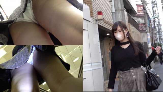 4K盗撮!顔出しスレンダー巨乳パンチラ