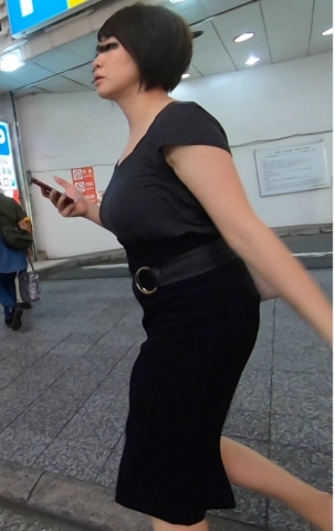 どエロい体のOLさま