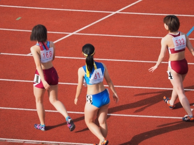 青い森の陸上　マイルリレー　2〜３走