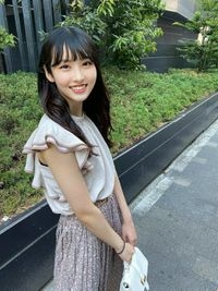 ピュアな笑顔が眩し過ぎるみおちゃん、汗ばむチ◯ポを即尺、玉舐め、アナル舐め、最後は足の指先までキレイに舐めしてくれる！彼シャツ姿で中出しセックス特典付き