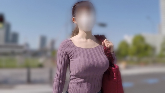 着衣ボイン！！細身爆乳美女のHカップスリムボディ！！