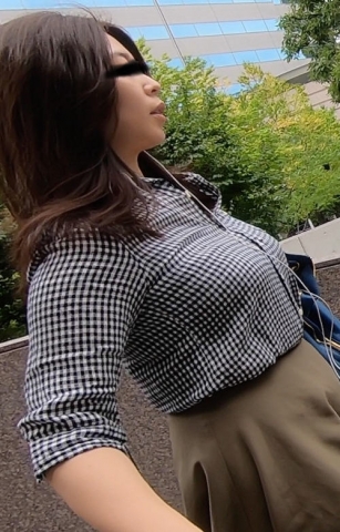 名作　巨乳人妻OL様