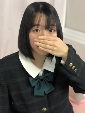 18才エースあゆみちゃん！女の子の日だったのでお口で頑張ってくれたデビュー作！