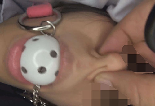 一か月くらい盗撮してみた子を拉致ってみたww　ともこチャン　　分数：２０分弱　本編に顔モザは入ってません
