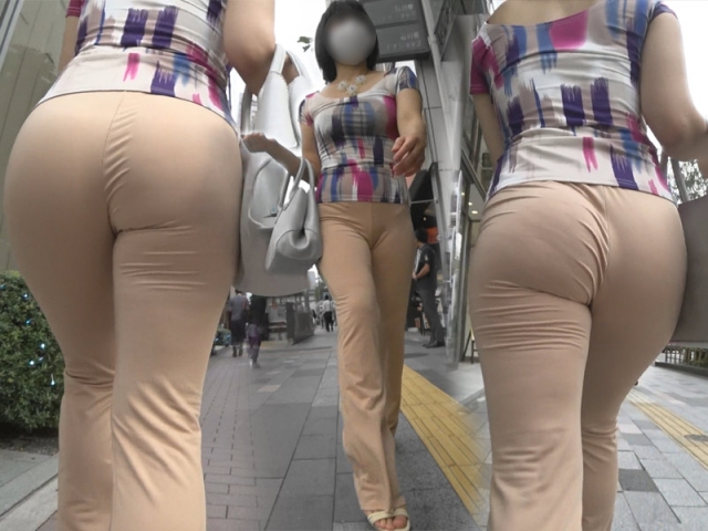 【高画質】ド変態女のケツ肉乱舞！！薄生地フレアパンツの尻肉がマジエロい！