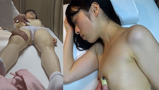 内科検診　無垢な女の子が乳首を触診され恥ずかしがる