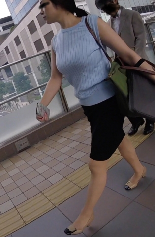 本物の巨乳の揺れ