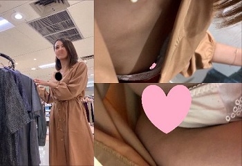 【店員乳首パンチラ】トップモデル級の可愛い店員さんの可愛い両乳首をドアップで撮影！！wそしてほぼTバック状態のパンティ撮影までw