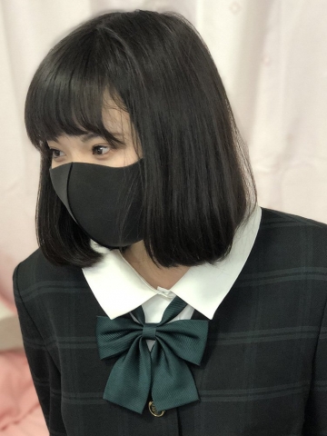 ◯7才かなちゃんがスカートの長さについて語ってからの〜恒例のストレッチ！