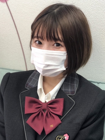 スーパースリム萌香ちゃんの続編は明るい日中の生外えっち！