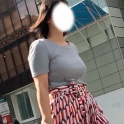 清楚系な着衣巨乳様をたっぷりロックオン！