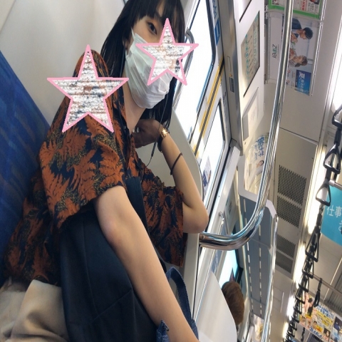 大学生の目線と足指で興奮する