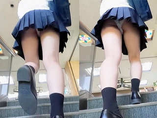 【制服JK】マジかわJK！生パンツ拝見【パンチラ】