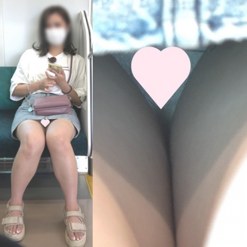 [4K動画][マスク顔出し]ギャルデニムミニの2アングルとも純白パ〇ツ丸見え[ドアップあり]電車からの風景～