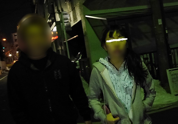 【神待ちJ系】深夜0時過ぎの繁華街を1人で歩いていたJ系をストーキングして自宅に連れ込みねむっているすきに…【個撮】