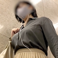 【プレミアムクラス】上品で豊満！たっぷんx２な着衣巨乳OL様の階段密着！