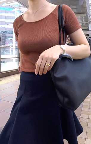 [高画質]うなじがエロい巨乳若妻