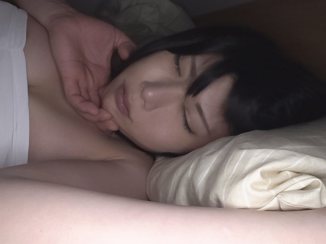 【家庭内で寝込みハメ】Ｆカップ黒髪マジメ姉の部屋で寝込みハメ撮り・髪の毛擦り付け・緊張感ＭＡＸ逆69【前回は家庭内盗撮・１週間分