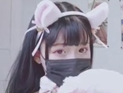 ♥タイプを探せ♥ ライブチャット (乳首に鈴を付けて鳴らすウサ耳ろり美少女ローターで大量失禁)